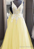 Princess V Neck Long/Floor-Length Tulle Prom Dresses With Appliqued Lace