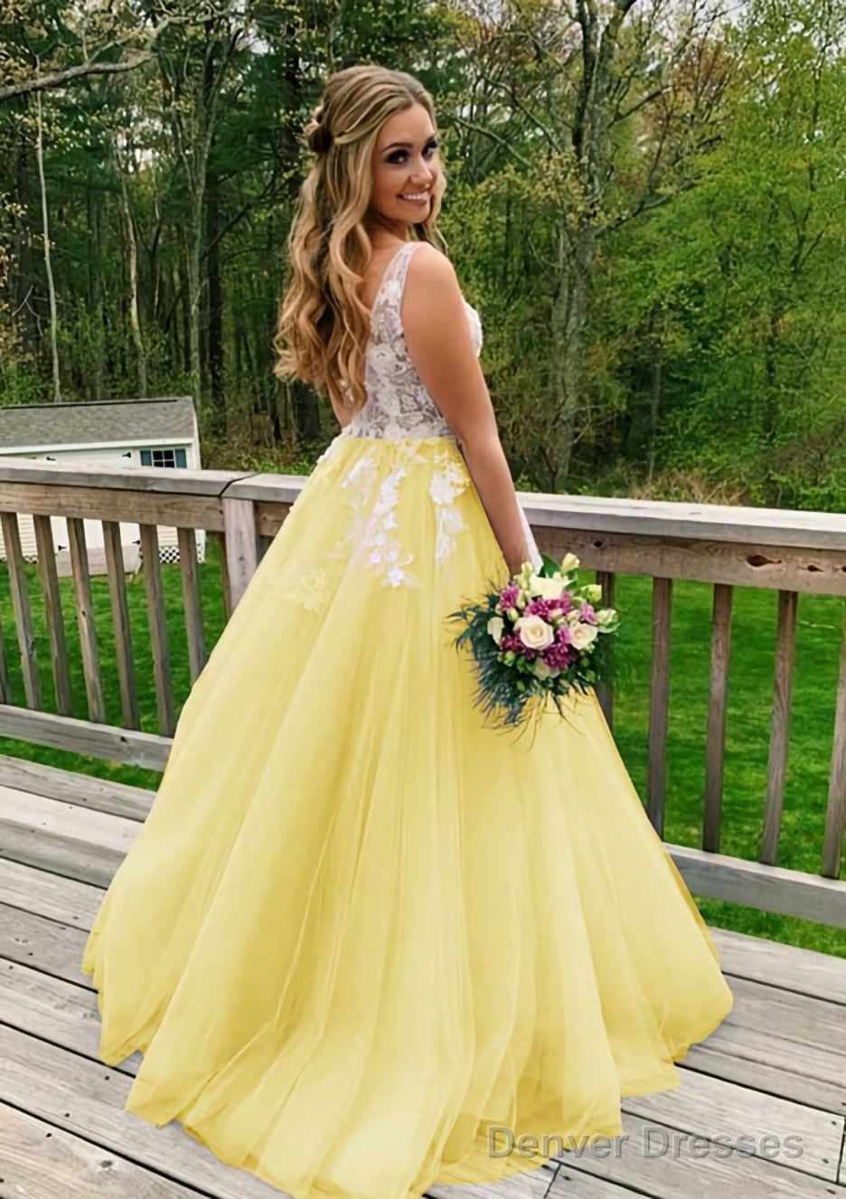 Princess V Neck Sweep Train Tulle Prom Dresses With Appliqued