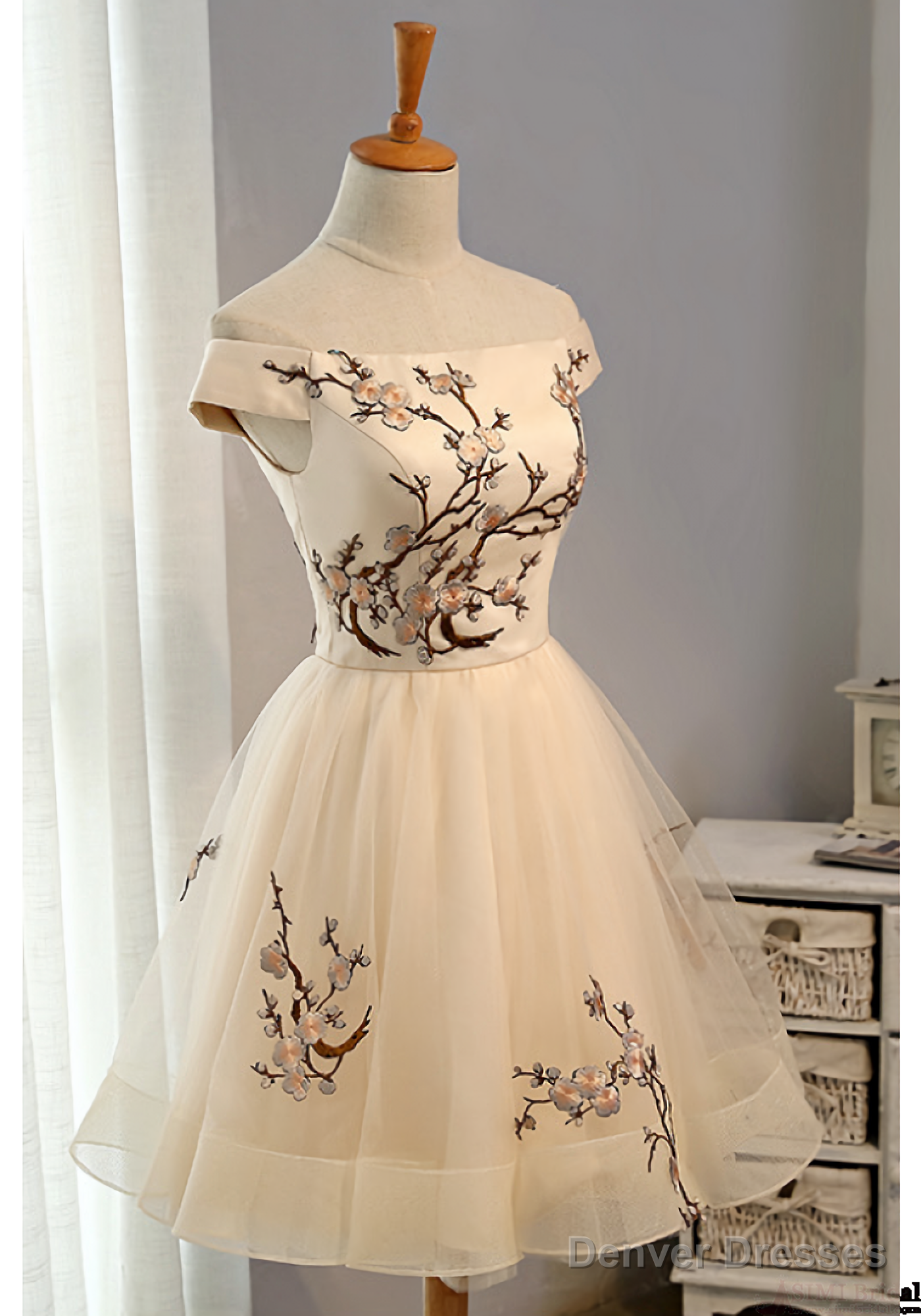 Cap Sleeves Embroidery Tulle Short A Line Prom Dresses Main image