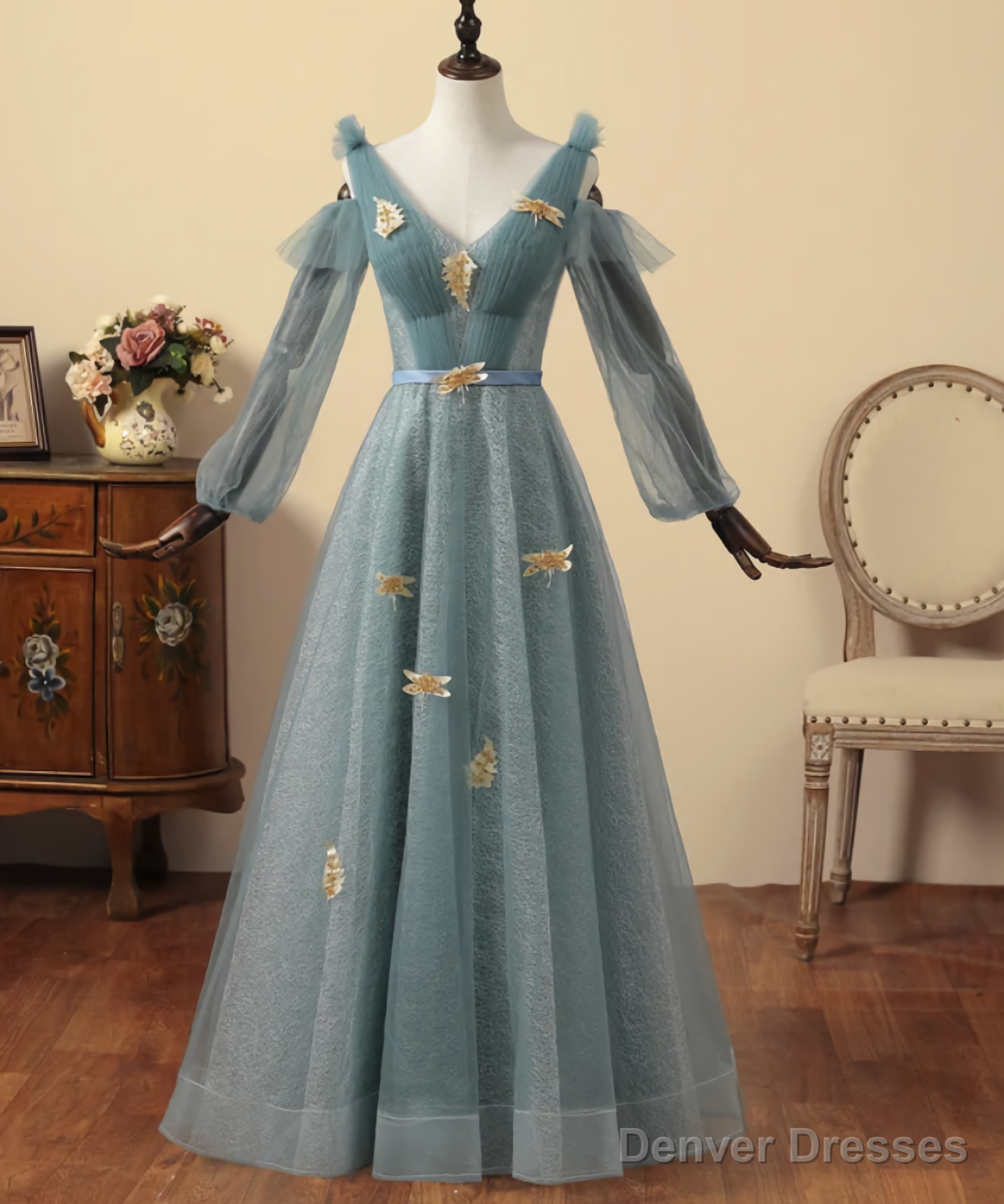 Appliques A-Line Tulle Long Bishop V-Ncek Evening Dresses