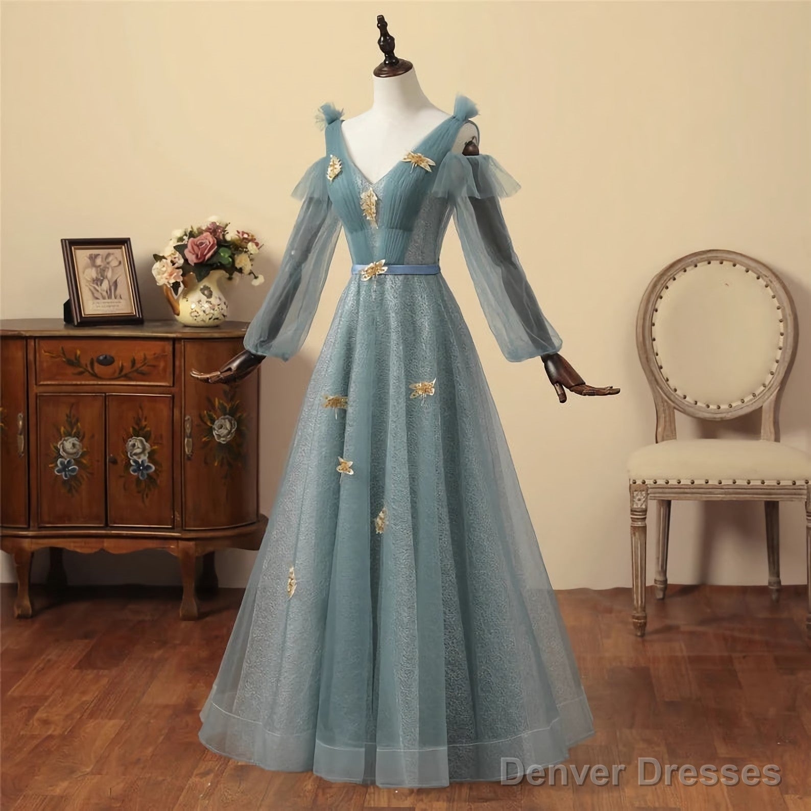 Appliques A-Line Tulle Long Bishop V-Ncek Evening Dresses Secondary image