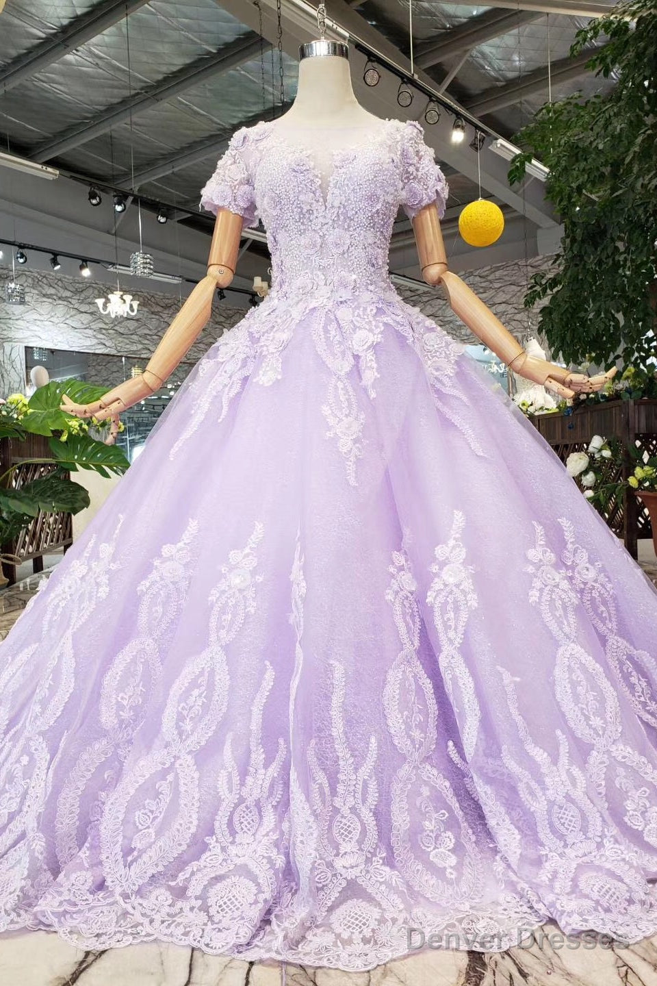 Quinceanera Dress Ball Gown Short Sleeves Beaded Prom Dresses With Appliques Main image