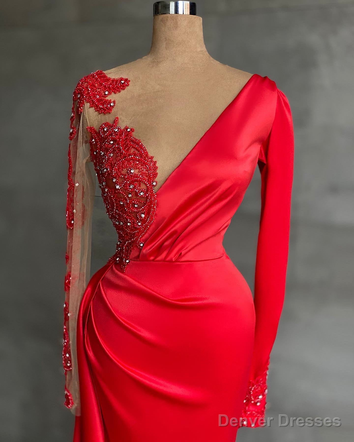 Red Long Sleeve V-Neck Mermaid Prom Dress Online With Beadings Secondary image