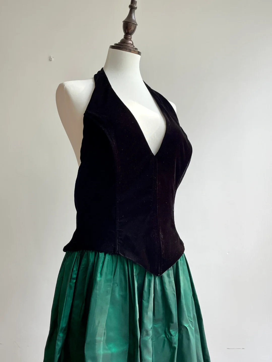 Retro Black And Green A-Line Halter Neck Velvet And Satin Prom Dress Evening Dress