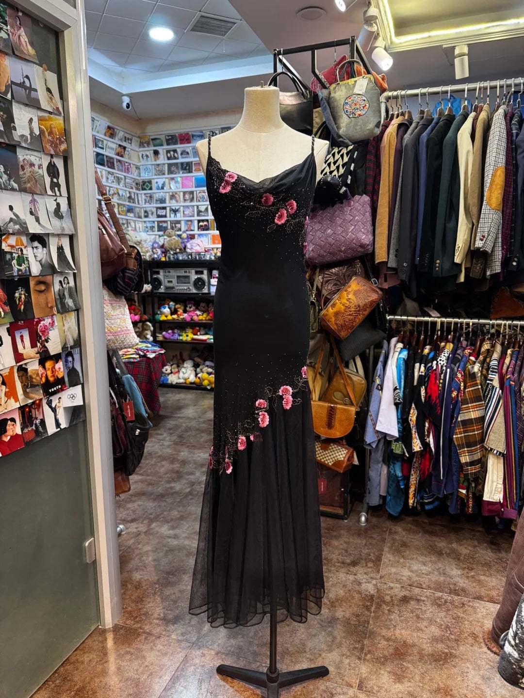 Retro Elegant Black Halter Neck Embroidered Chiffon Long Prom Dress Evening Dress Secondary image