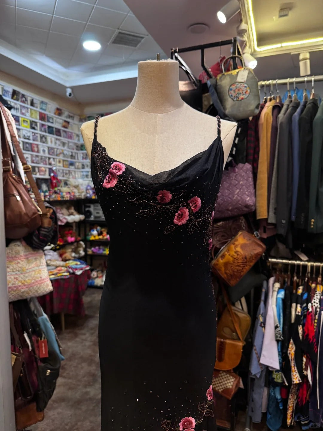 Retro Elegant Black Halter Neck Embroidered Chiffon Long Prom Dress Evening Dress