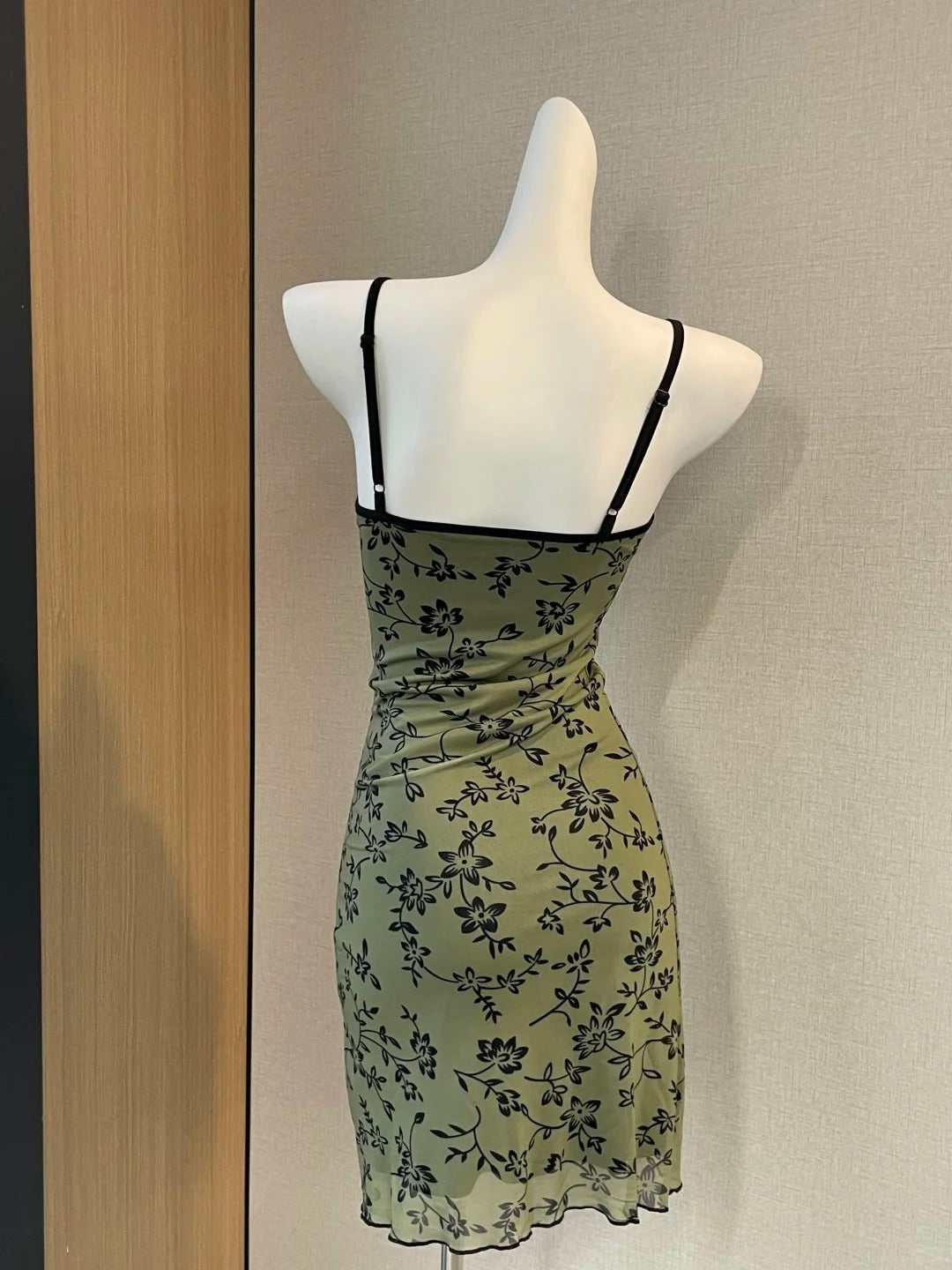 Retro Suspenders Green Floral Mesh Slim Fit 17Th Birthday Homecoming Dress Secondary image
