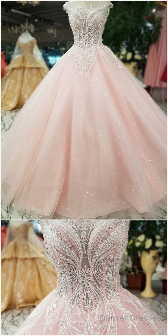Romantic Tulle Bateau Neckline A-Line Wedding Dress With Lace Appliques