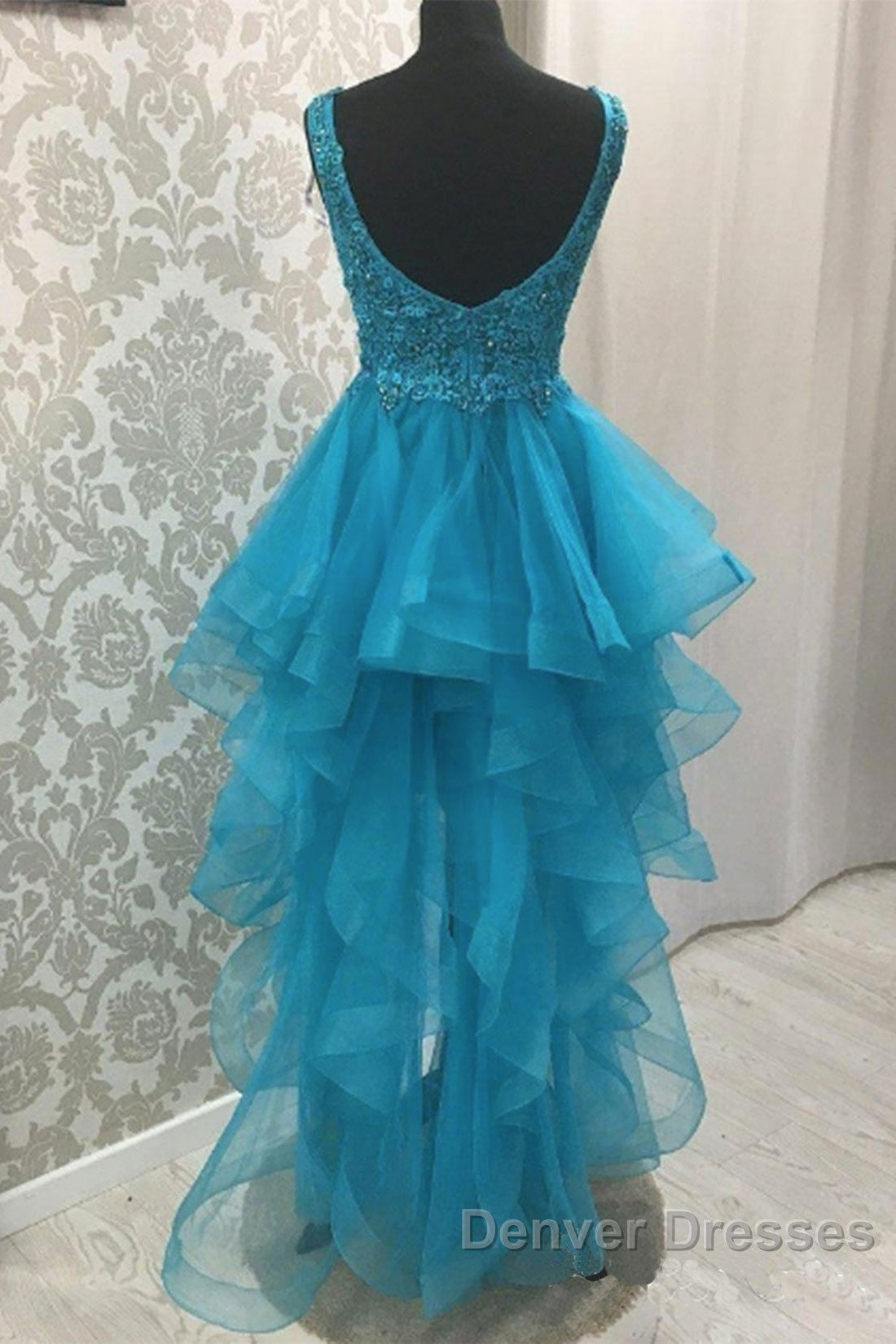 Sexy Asymmetrical V-Neck Tulle Prom Dress Secondary image