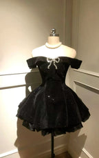 Sexy Ball Gown Off The Shoulder Black Velvet Short Formal 8Th Grade Homecoming Dresses Summer Middle School Hoco Dress 6Th Grade Graduation Outfits