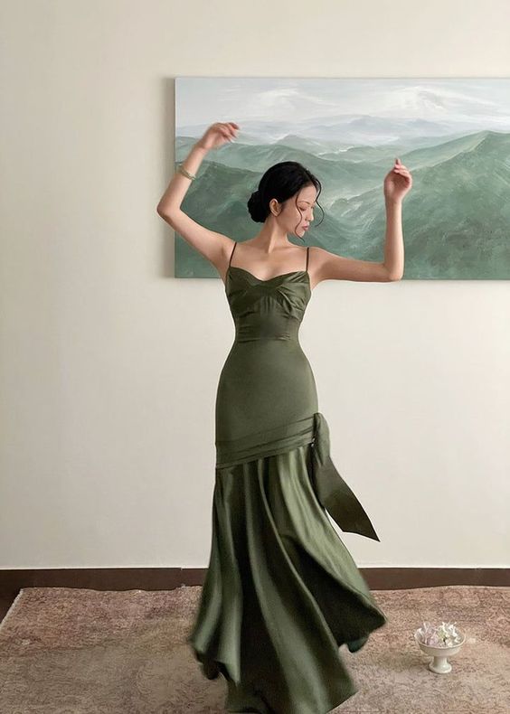 Sexy Mermaid Straps Green Party Dress Satin Long Prom Dress Main image