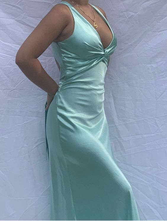 Sexy Mermaid V Neckline Long Prom Dress Main image