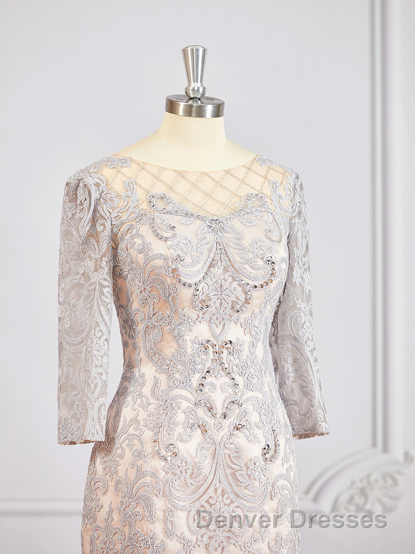 Sheath/Column Bateau Short/Mini Chiffon Mother of the Bride Dress With Appliques Lace