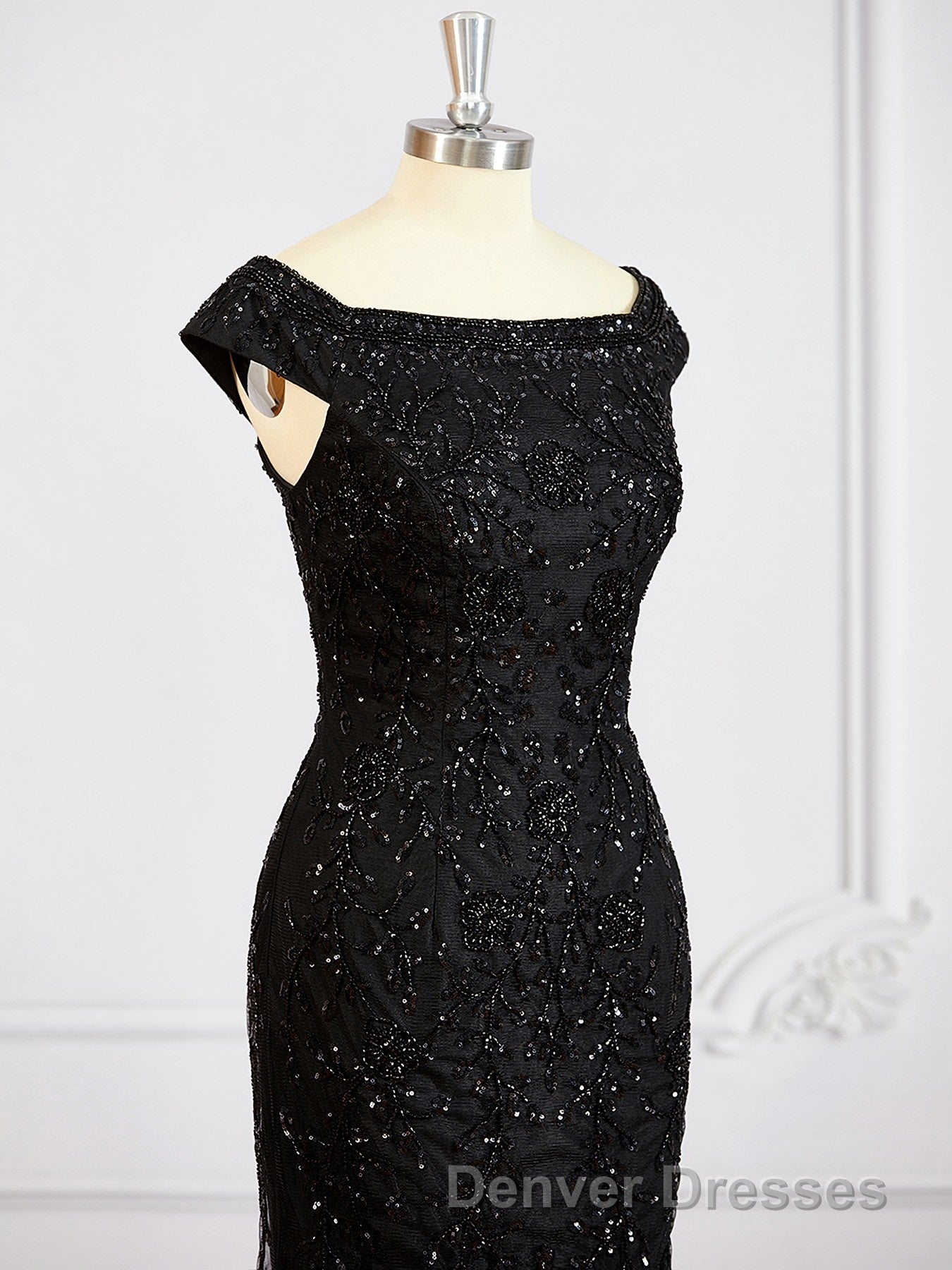 Sheath/Column Off-the-Shoulder Floor-Length Tulle Mother of the Bride Dress With Beading