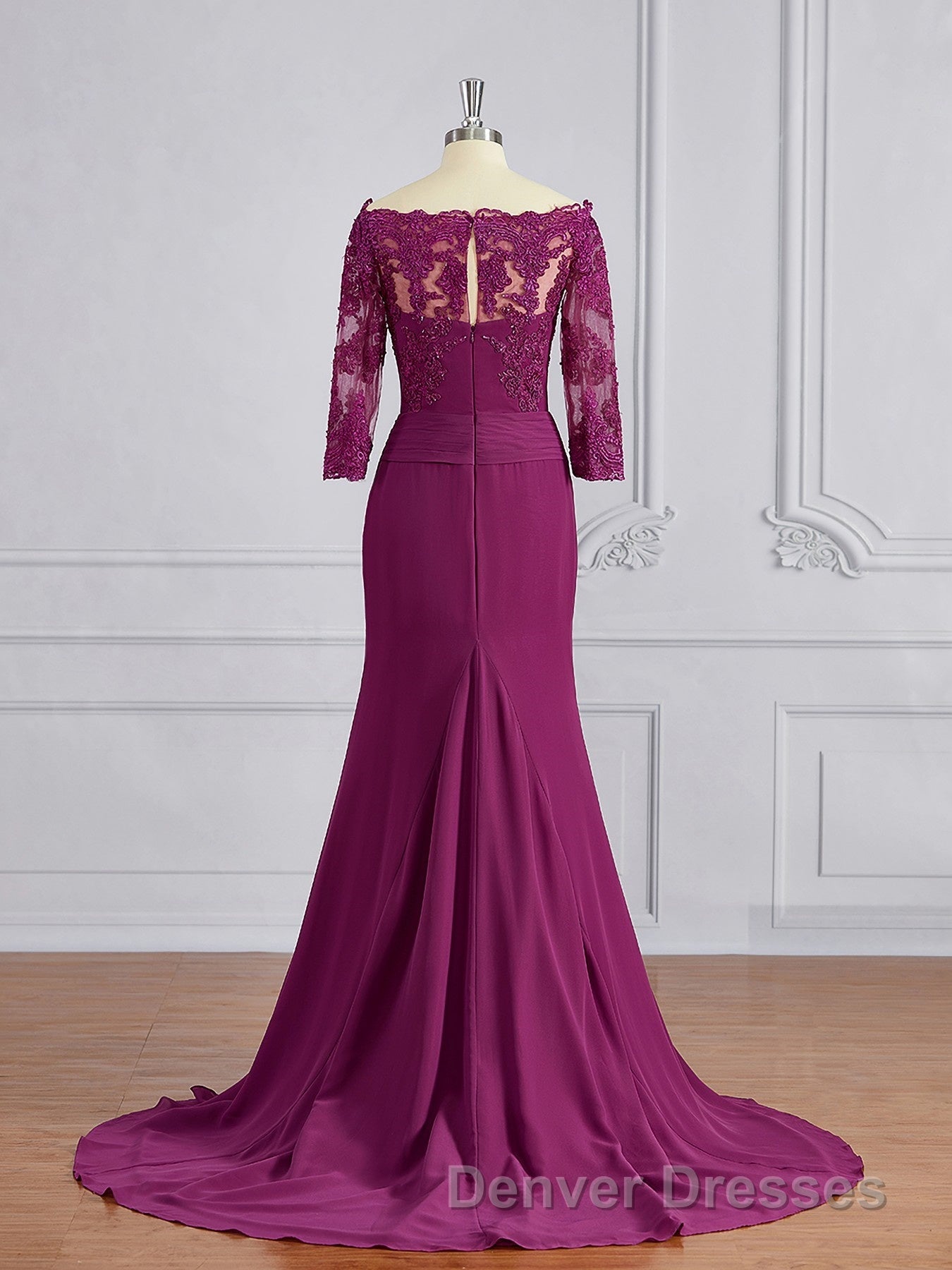 Sheath/Column Off-the-Shoulder Sweep Train Mother of the Bride Dress With Appliques Lace