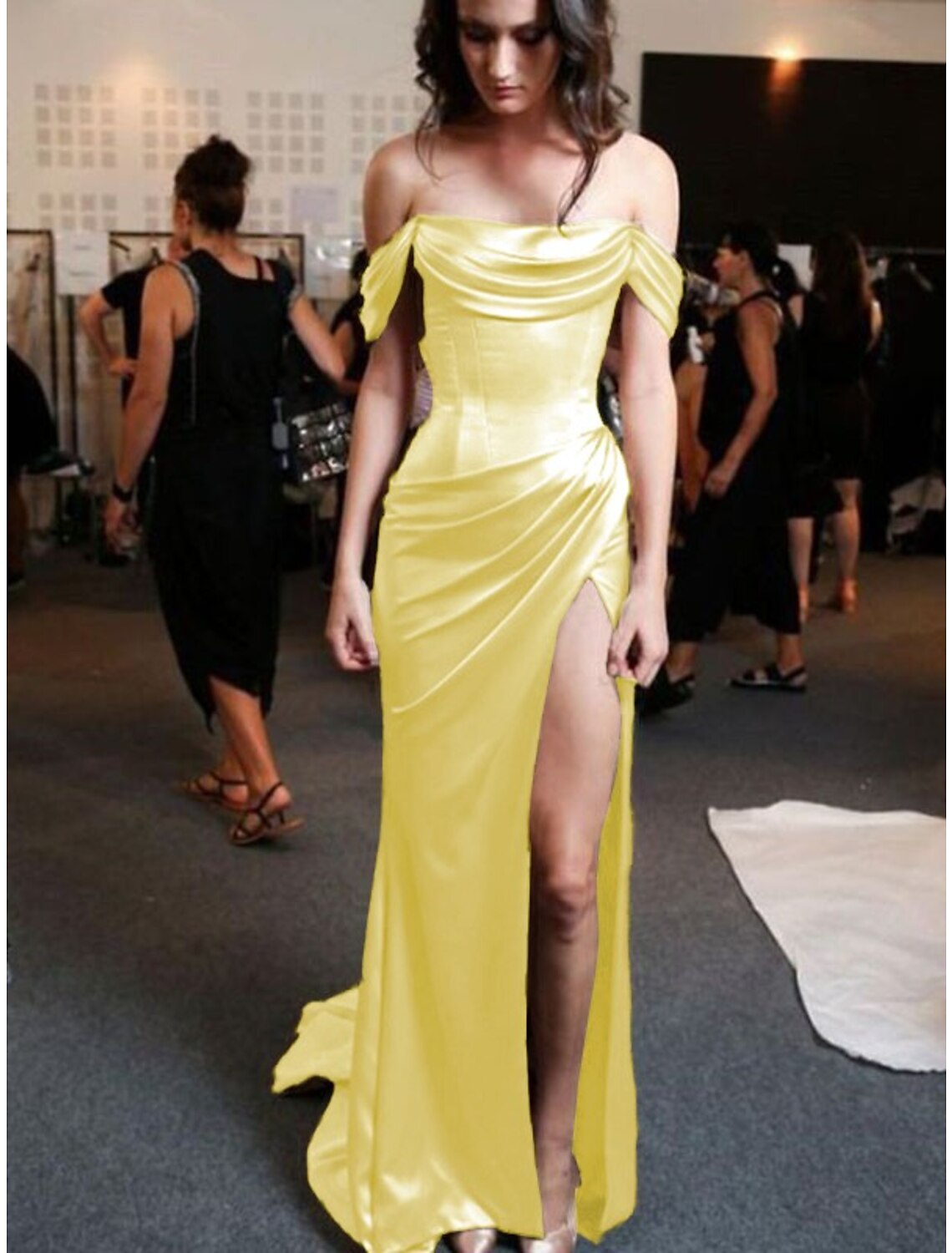 Sheath Column Prom Dress Minimalist Dress Evening Party Sweep Brush Train Sleeveless Strapless Charmeuse With Pleats Ruched Slit
