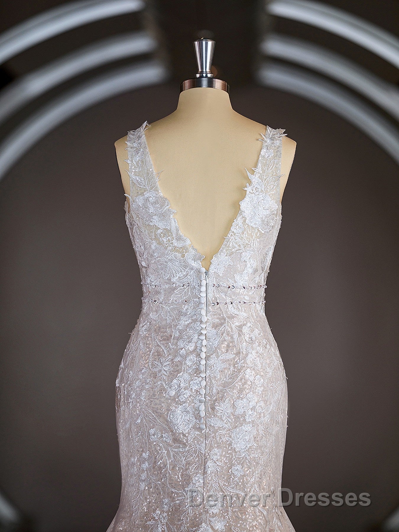 Sheath/Column Straps Sweep Train Lace Wedding Dress with Appliques Lace