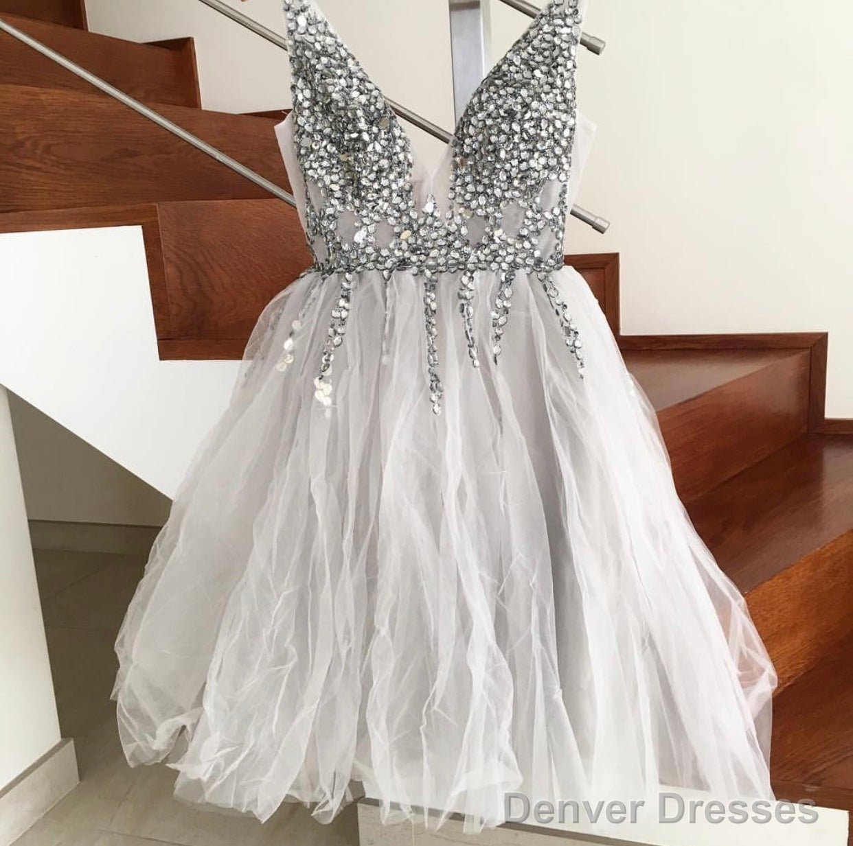 Short Crystal Beaded Tulle V-Neck Prom Homecoming Dresses Secondary image