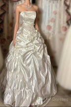 Simple Ball Gown Strapless Sleeveless Pleats White Satin Wedding Dress