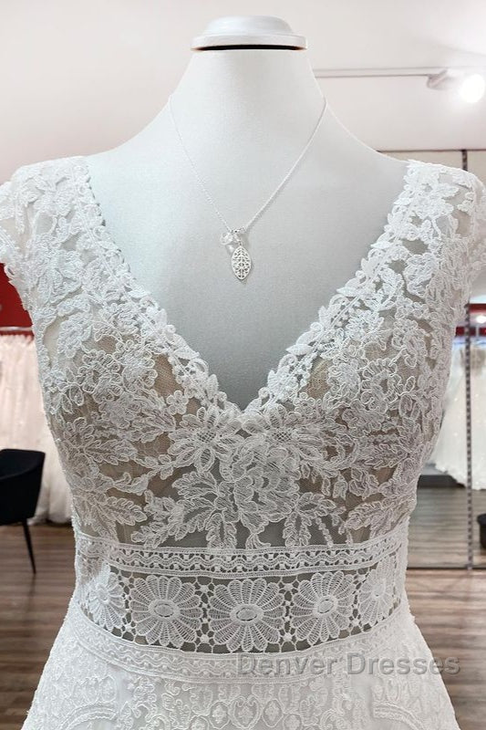 Simple Long A-line V-neck Tulle Appliques Lace Wedding Dress