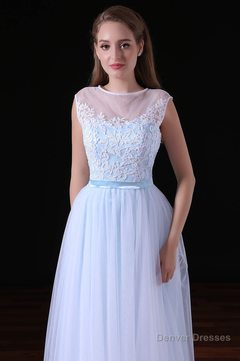 Sleeves Appliques Sheer Lace Button Floor Length Tulle Prom Dresses