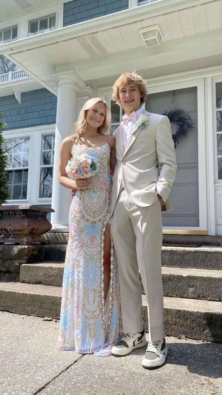 White Gorgeous Shiny Exquisite Beaded Spaghetti Strap Sequined Backless Long Chiffon Ball Gown Prom Dress Evening Gown Holiday Party Dress Secondary image