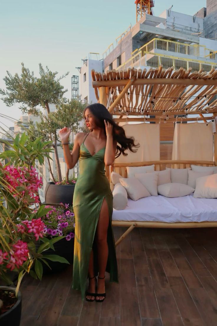 Spaghetti Straps Green Sexy Prom Dress Long Evening Dress With Split Secondary image