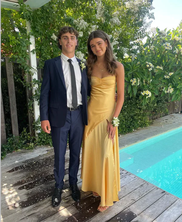 Spaghetti Strps Yellow Slit Long Prom Dress Secondary image