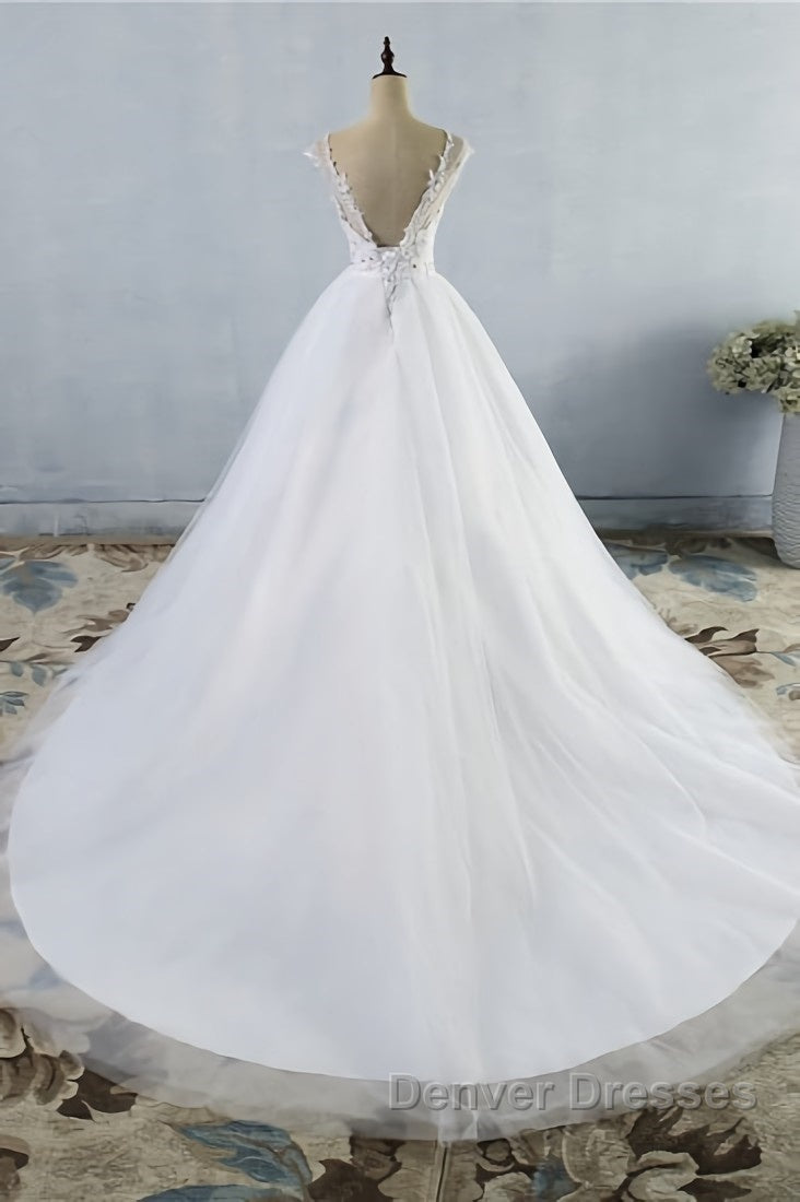 Strapless Lace Appliques Ball Gown Wedding Dress Sleeveless Bridal Gowns with Sweep Train Secondary image