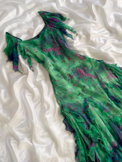 Stunning Green Double-Layered Flying Sleeves And Swaying Neck Chiffon Prom Dress
