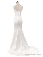 Stunning Ivory Wedding Dresses Strapless Mermaid Evening Dresses V Neck Sleeveless Split Beach Bridal Gown With Court Train