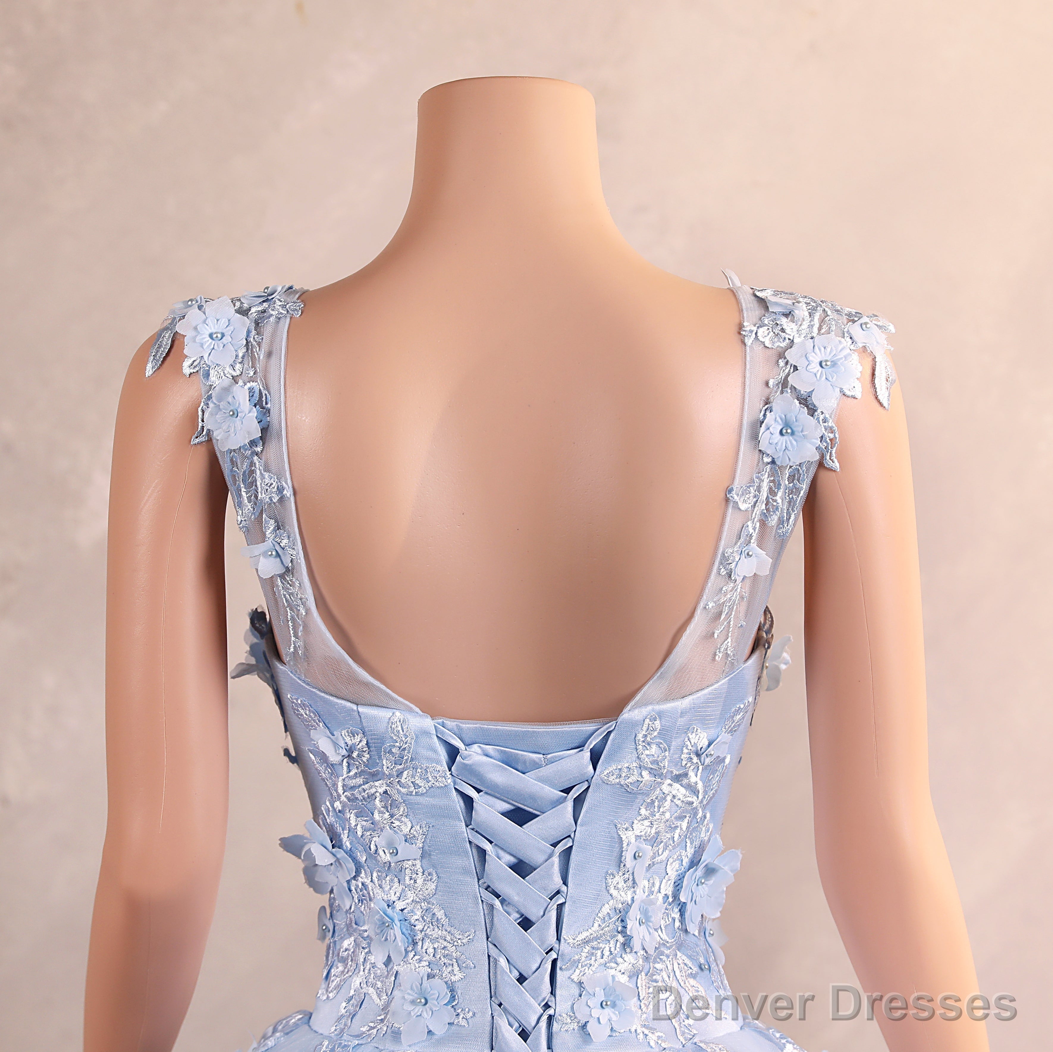 Sweet 16 Corset Tie Back Ball Gown Light Blue Quinceanera Dresses Train Sleeveless Sweetheart Tulle Cowl Back with Pearls Appliques