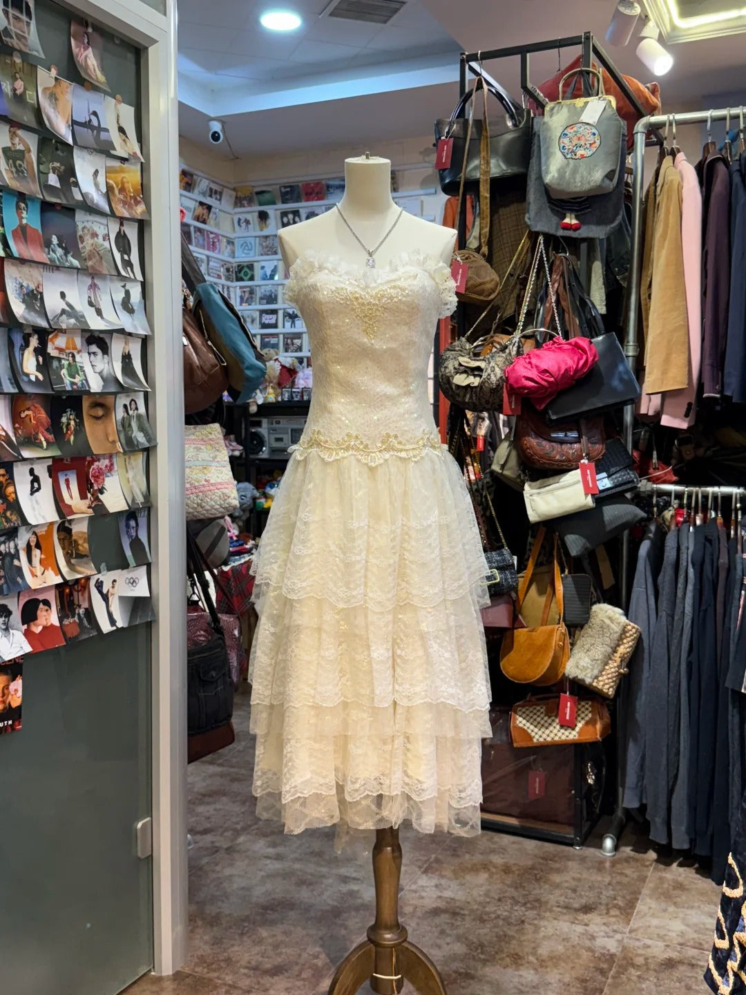 Sweet Ivory Heart-Shaped Neckline Embroidered Layered Lace Prom Dress Evening Dress Secondary image