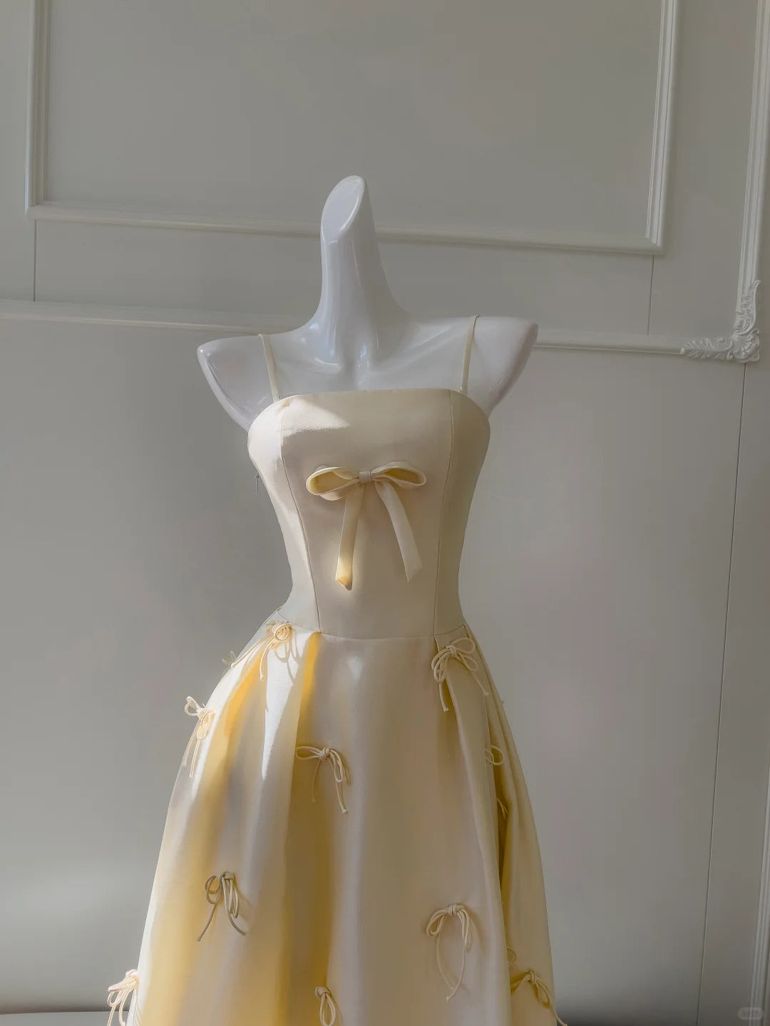 Sweet Light Yellow A-Line Spaghetti Strap Bow Satin Long Prom Dress Evening Dress Bridesmaid Dress Secondary image