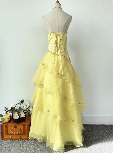 Sweet Princess Yellow A-Line Strapless Beaded Embroidered Tulle Long Prom Dress Evening Dress