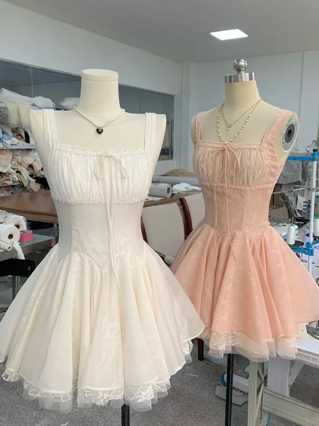 Sweet Strapless Lace A-Line Mini 17Th Birthday Homecoming Dress Secondary image