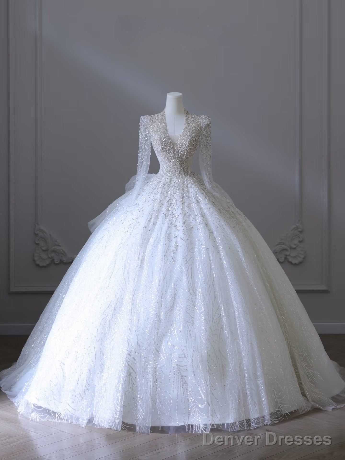 Timeless Ball Gown V Neckline Sequin Long Sleeves Wedding Dresses Bridal Dress Secondary image