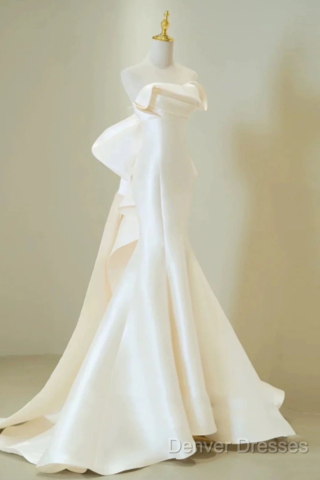 Timeless Mermaid Sweetheart White Satin Wedding Dress