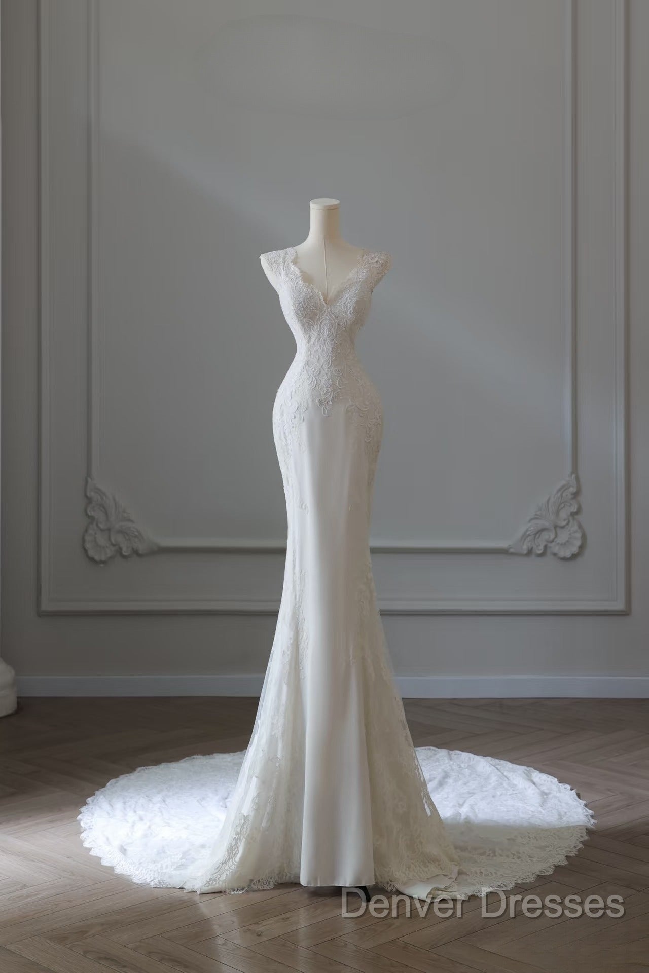 Timeless Mermaid V Neckline White Lace Wedding Dress Bridal Dress