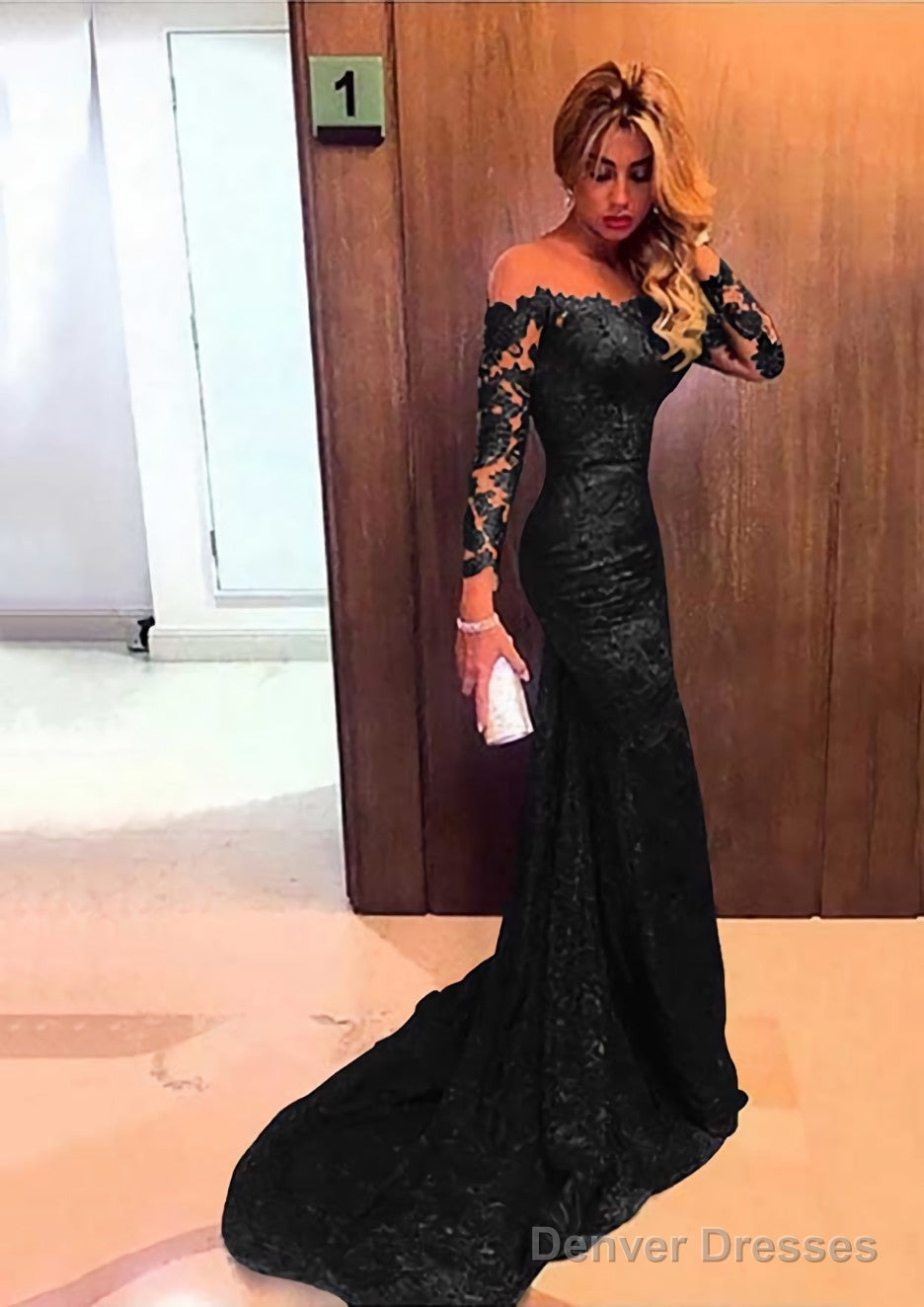 Trumpet/Mermaid Full/Long Sleeve Bateau Chapel Train Lace Prom Dresses With Appliqued