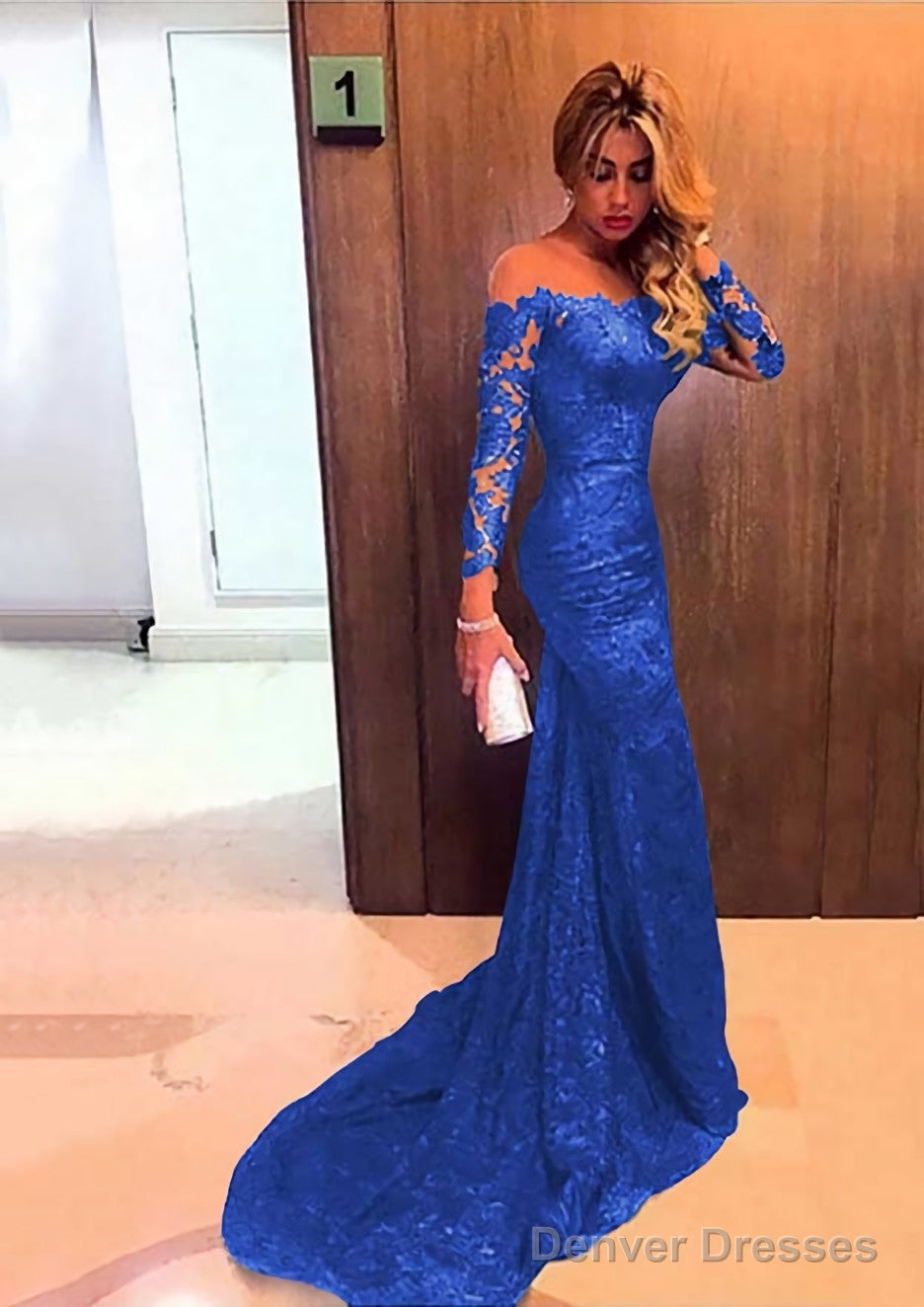 Trumpet/Mermaid Full/Long Sleeve Bateau Chapel Train Lace Prom Dresses With Appliqued
