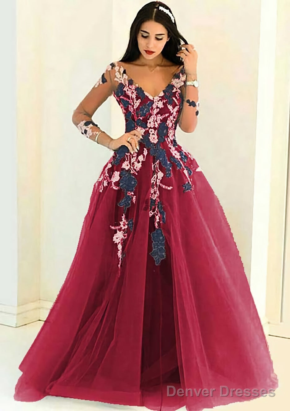 Tulle Long/Floor-Length A-Line/Princess Full/Long Sleeve V-Neck Zipper Evening Dresses With Appliqued