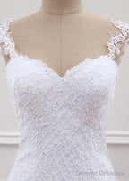 Tulle Trumpet/Mermaid Sweep Train Wedding Dresses