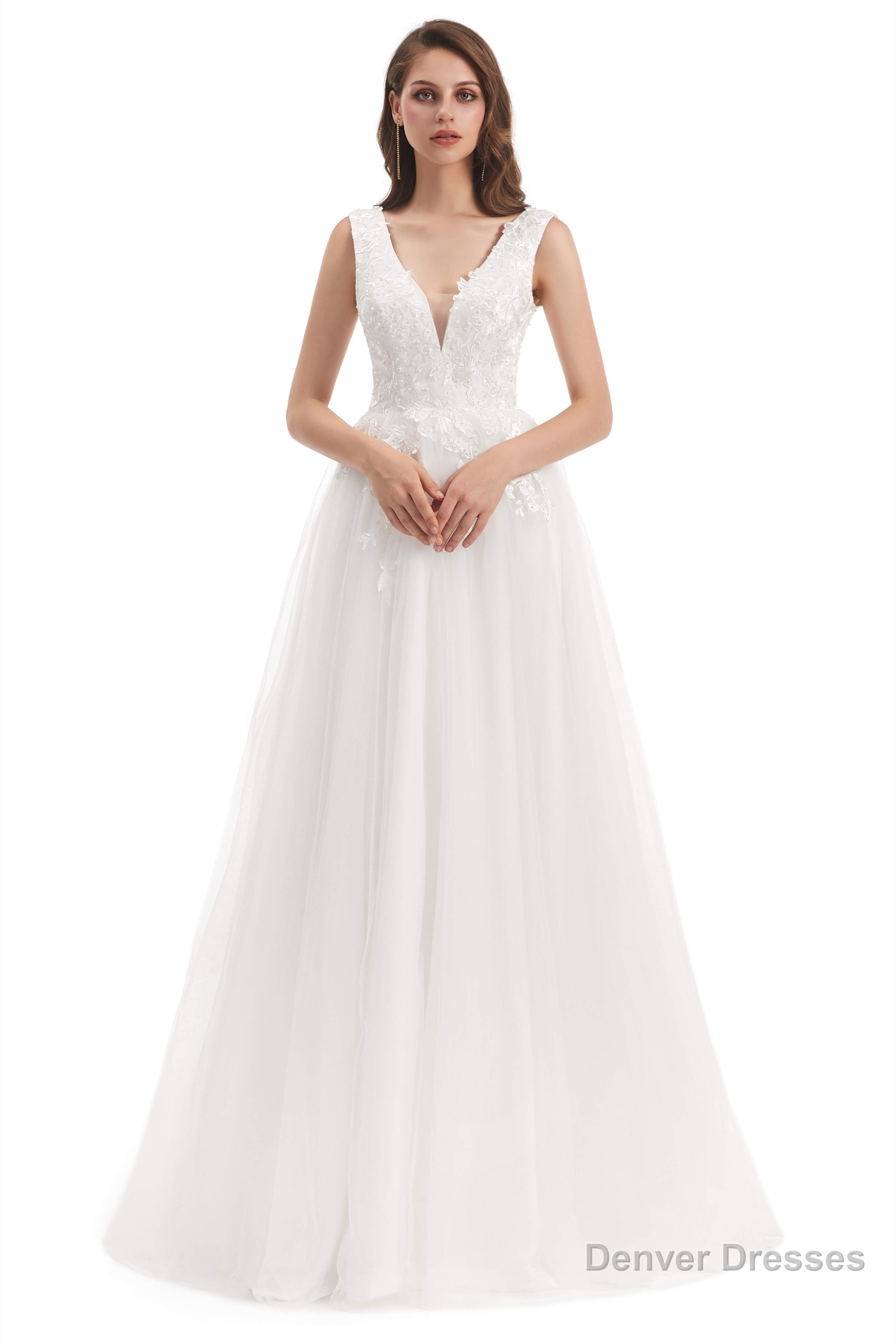 Tulle V-neck Backless Appliques Wedding Dresses Main image