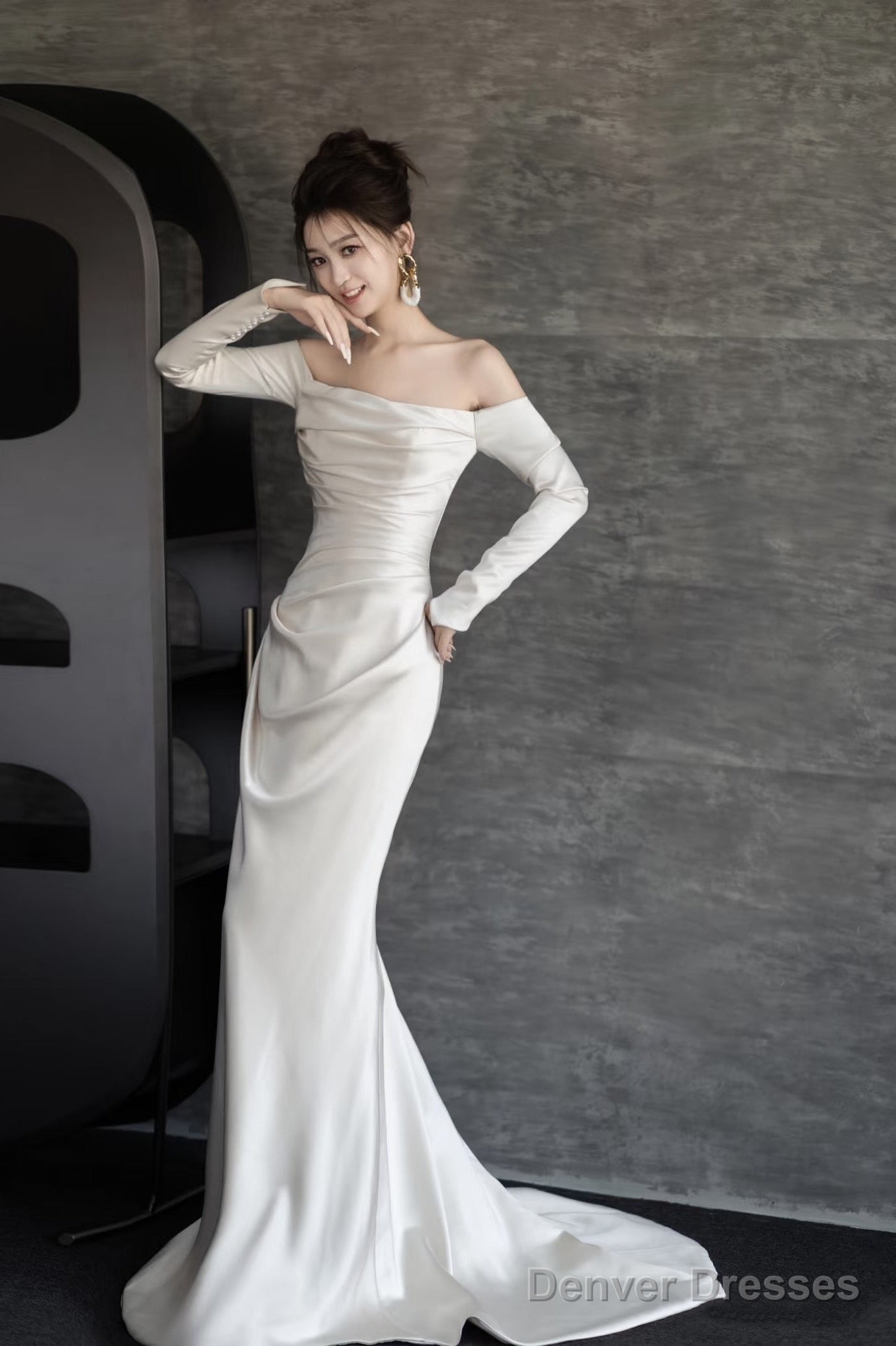 Unique Mermaid Off The Shoulder Long Sleeves Wedding Dresses Ivory Brides Dress