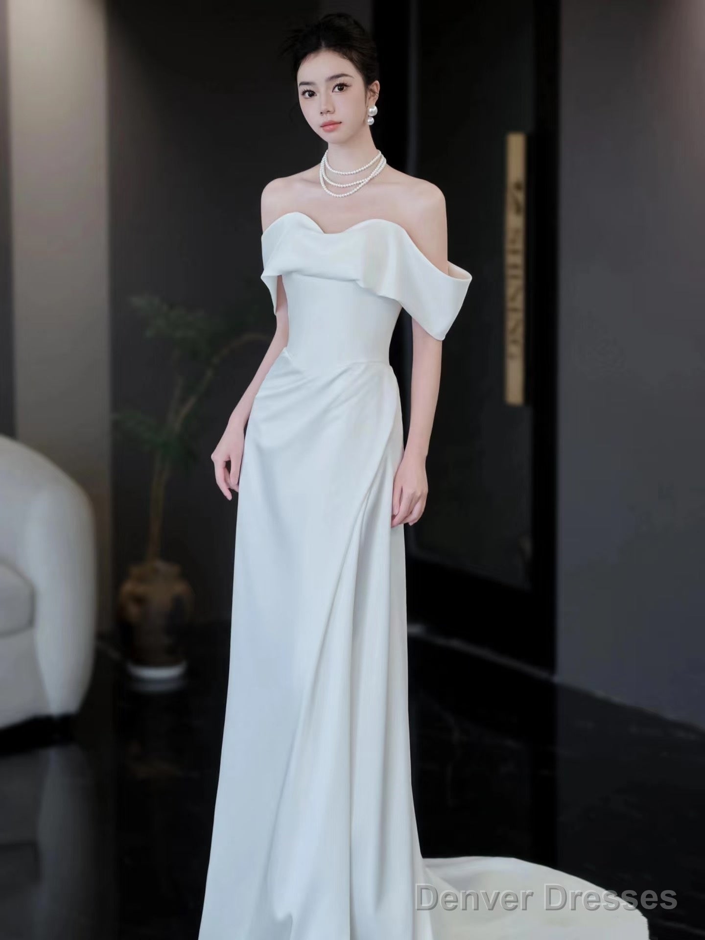 Unique Mermaid Off The Shoulder White Long Wedding Dresses With Short Sleeves Brides Dress Secondary image