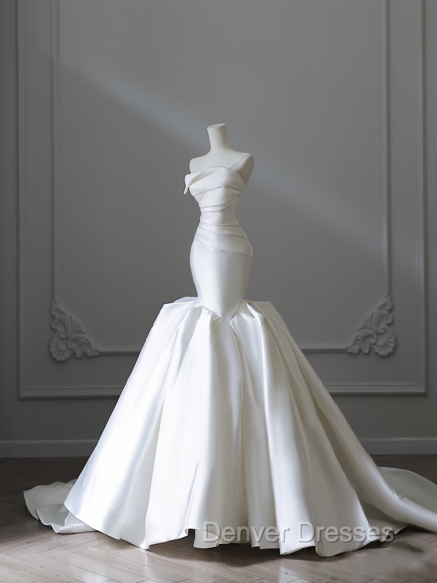 Unique Mermaid Strapless Ivory Satin Wedding Dress Brides Dress