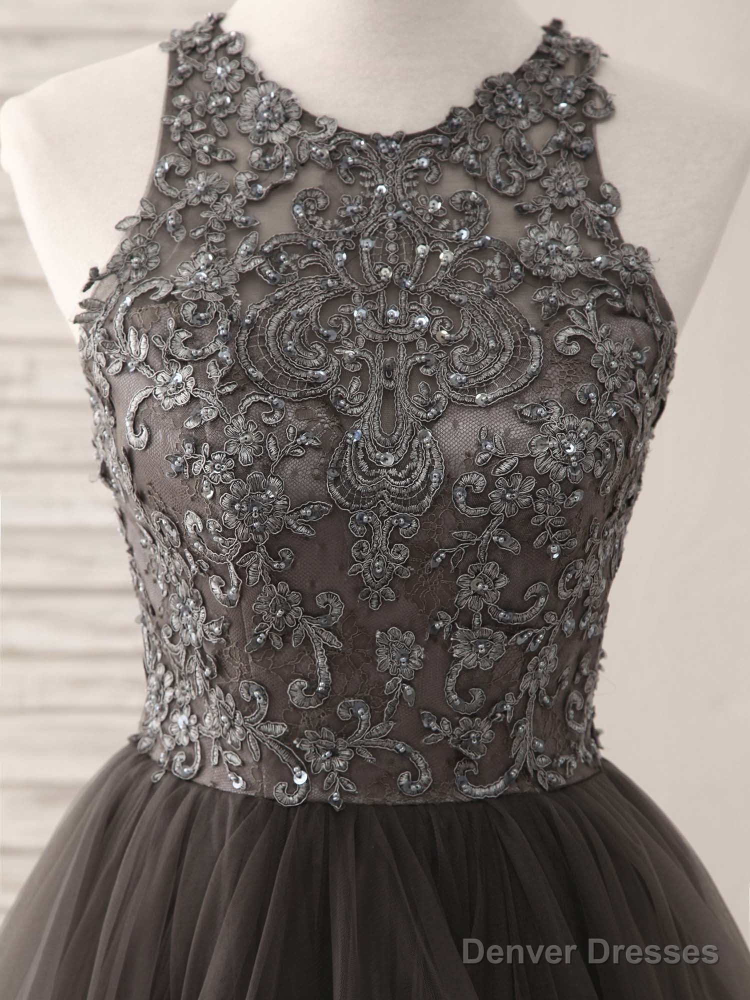 Unique Round Neck Lace Applique Tulle Long Prom Dresses