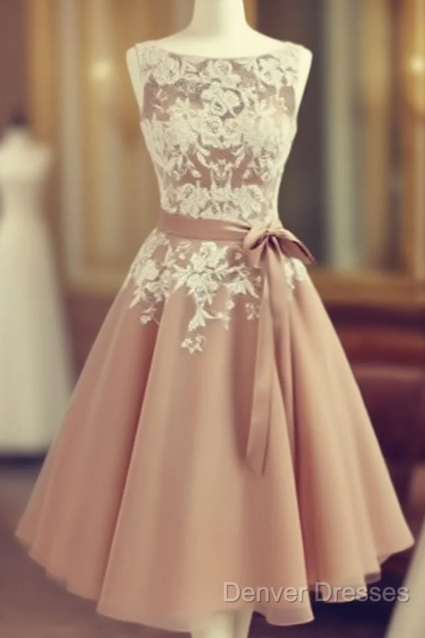 Vintage A-Line Lace Appliques Scoop Neckline Tea Length Bridesmaid Dress