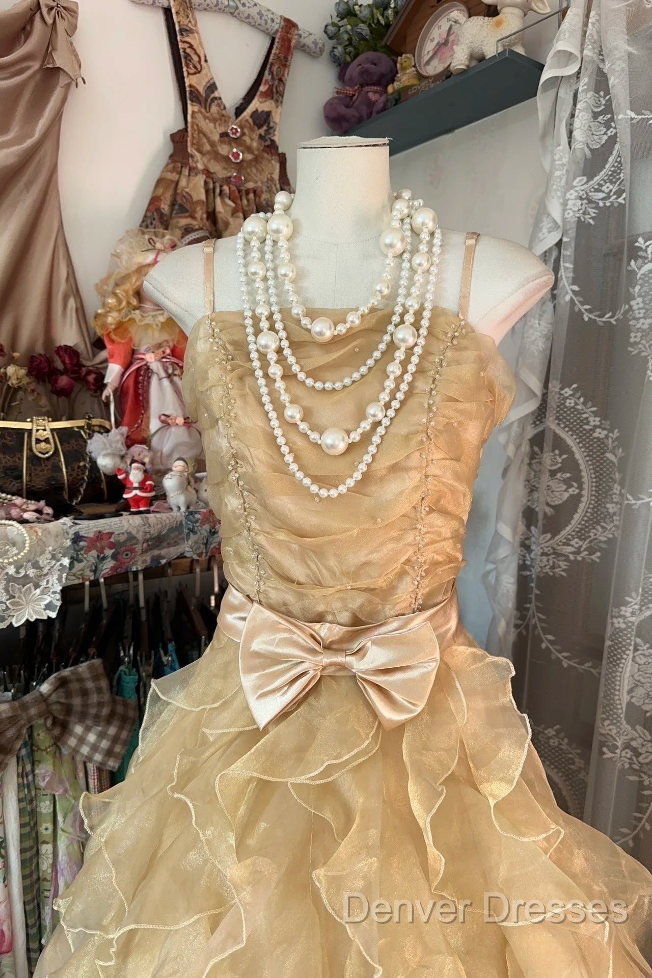 Vintage Ball Gown Spaghetti Straps Sleeveless Long Gold Evening Dress Prom Dress